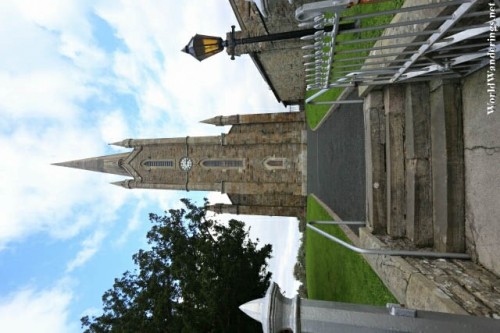 Approaching the Church of Ireland in Donegal Town