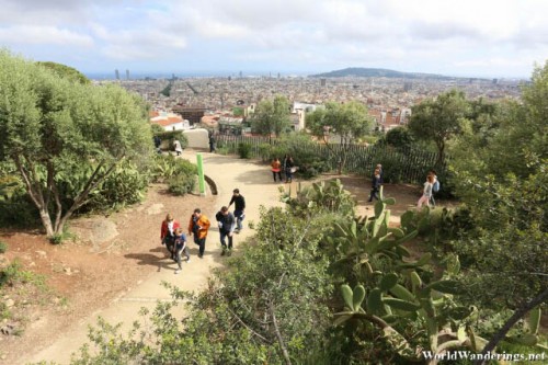 Clilmbing the Hill up to Park Güell in Barcelona