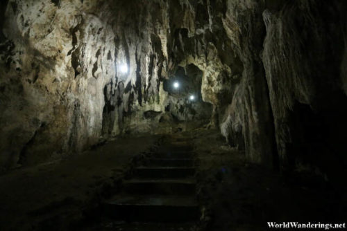 Walking Inside Hoyop-hoyopan Cave