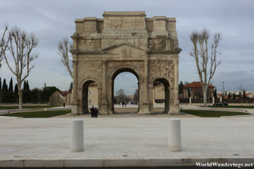 Looking at the Triumphal Arch in Orange