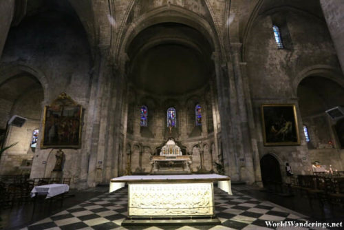 Altar at the Church of the Holy Cross in Bordeaux