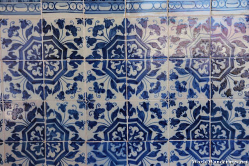 Tiles at Claustro da Lavagem at Convento de Cristo