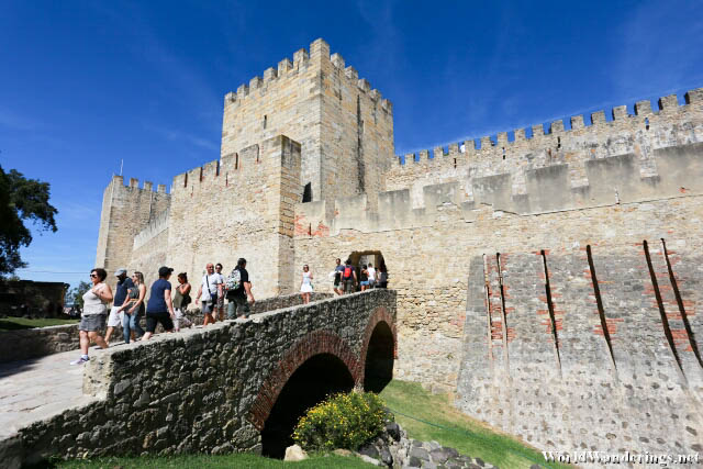 Going in Castelo de São Jorge