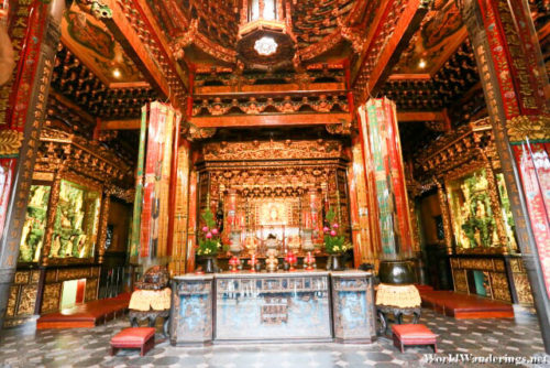 Main Temple at Lungshan Temple 龍山寺