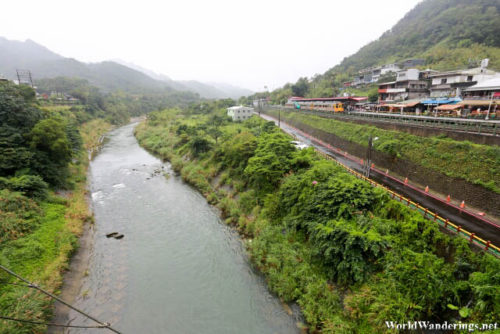 Keelung River and Shifen Village from Jingandiao Bridge 静安吊桥