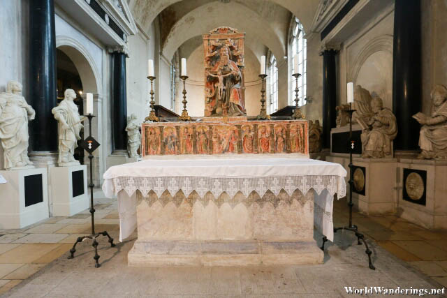 Old Altar at the Church of Saint Francis of the Cordeliers
