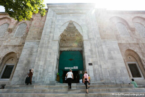 Going in the Grand Mosque of Bursa