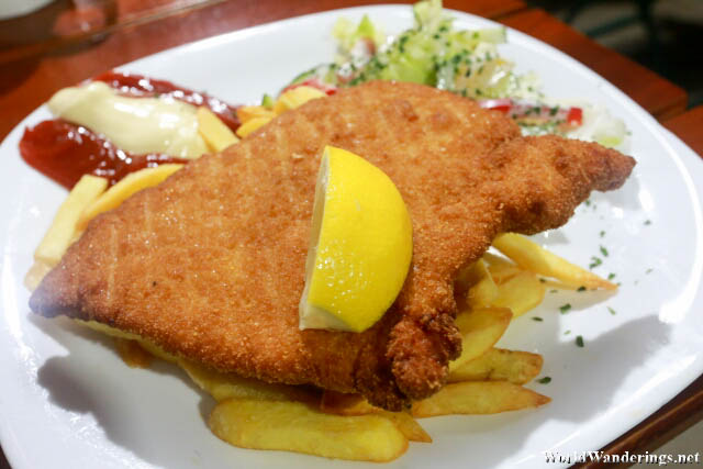 Schnitzel with Potatoes at Schirmbar Hallstatt