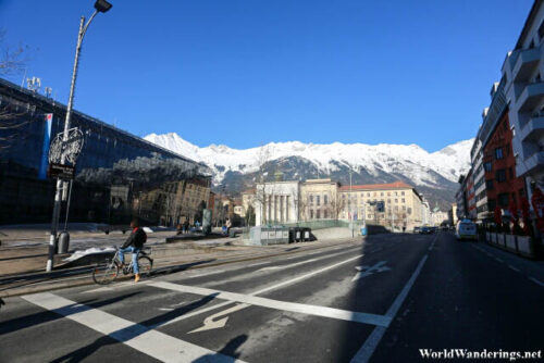 Going to Eduard Wallnöfer Square in Innsbruck